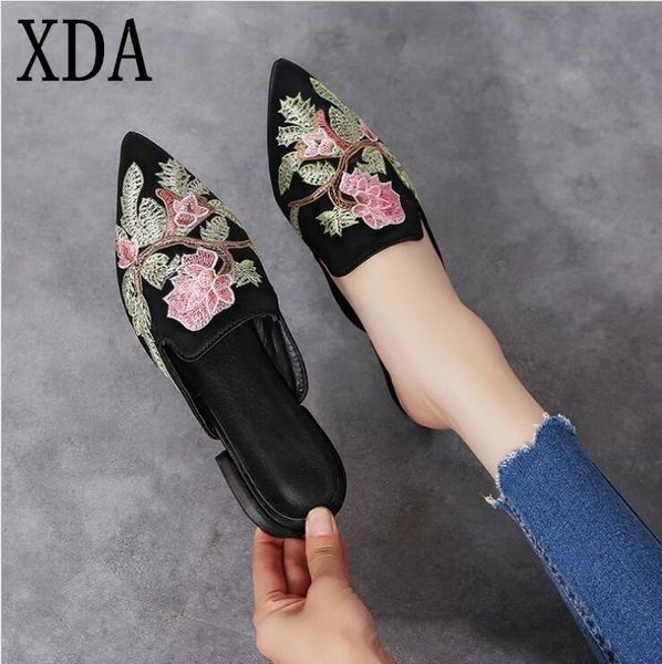 big size 35-42 2021 embroidery flowers women sandals pointed toe flat slippers shoes low-heeled flip flops, Black
big size 35-42 2021 embroidery flowers women sandals pointed toe flat slippers shoes low-heeled flip flops, Black