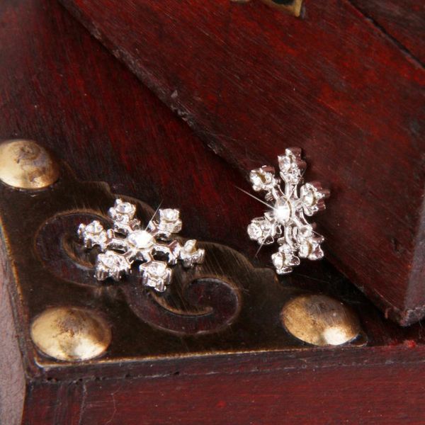 craft tools 20pcs snowflake rhinestone wedding xmas invitation embellishment buttons
craft tools 20pcs snowflake rhinestone wedding xmas invitation embellishment buttons