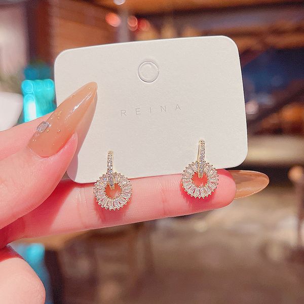 wholesale price classic design studs titanium steel screw with drill earrings semi-circular opening with drill earrings for women gift 2k20, Golden;silver
wholesale price classic design studs titanium steel screw with drill earrings semi-circular opening with drill earrings for women gift 2k20, Golden;silver