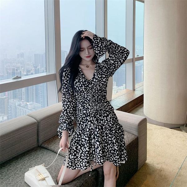 casual dresses coigarsam office lady ruffles women mini dress spring korea style vintage full sleeve leopard v-neck 8127, Black;gray
casual dresses coigarsam office lady ruffles women mini dress spring korea style vintage full sleeve leopard v-neck 8127, Black;gray