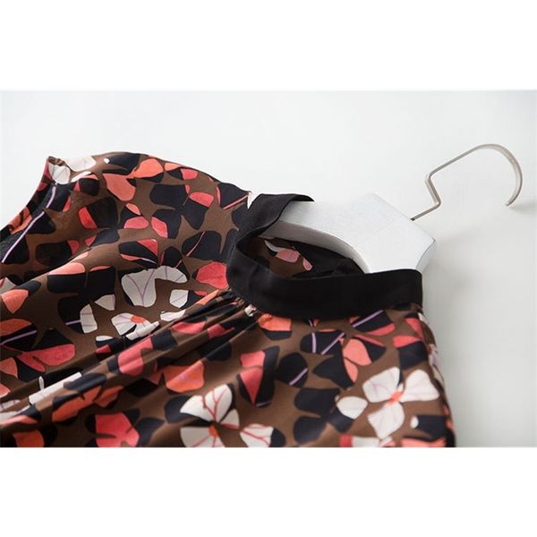 dress over 20 / thick heavy crepe-de-chine silk coffee clover of four leaves small collar long, Black;gray
dress over 20 / thick heavy crepe-de-chine silk coffee clover of four leaves small collar long, Black;gray