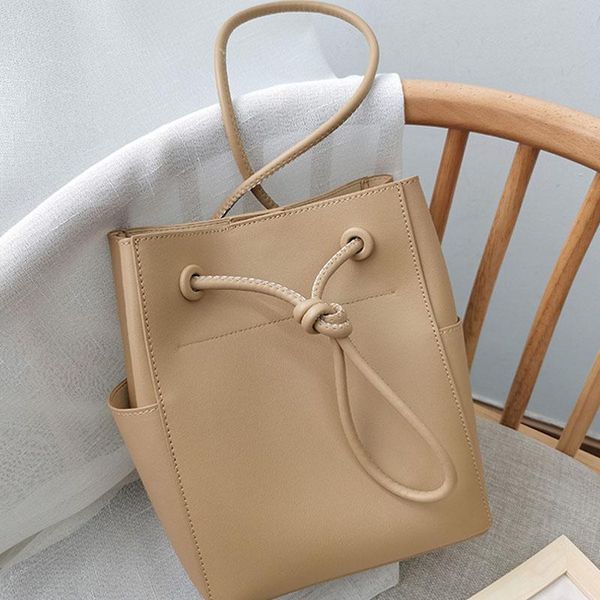 evening bags fashion women's 2021 large capacity suction belt cowhide bucket double shoulder explosion single bag
evening bags fashion women's 2021 large capacity suction belt cowhide bucket double shoulder explosion single bag