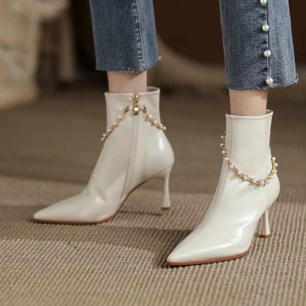 2021 sheep women's pearl chain short barrel pointed knight thin high-heeled boots, Black
2021 sheep women's pearl chain short barrel pointed knight thin high-heeled boots, Black