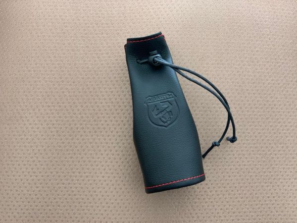 car organizer black leather cupholder bag with stamping logo for abarth all versions 500 595 695 / grande punto 124 spider storage
car organizer black leather cupholder bag with stamping logo for abarth all versions 500 595 695 / grande punto 124 spider storage