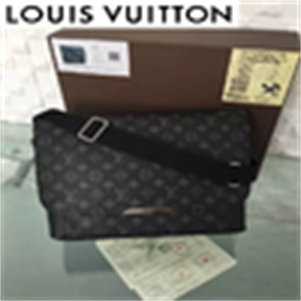 medium shoulder iconic handles brand messenger bag men handbags designer messenger bags totes luxury cross body bags 1p24 m40539 clutche, Black;red
medium shoulder iconic handles brand messenger bag men handbags designer messenger bags totes luxury cross body bags 1p24 m40539 clutche, Black;red