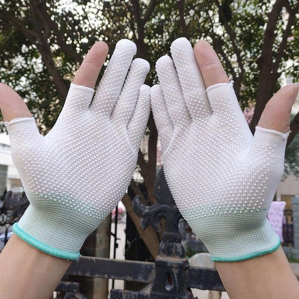 five fingers gloves nylon anti-slip fishing three dispensing cut outdoor sports breathable half finger, Blue;gray
five fingers gloves nylon anti-slip fishing three dispensing cut outdoor sports breathable half finger, Blue;gray