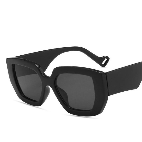 sunglasses 2021 fashion retro european and american personality polygonal thick side street s glasses, White;black
sunglasses 2021 fashion retro european and american personality polygonal thick side street s glasses, White;black