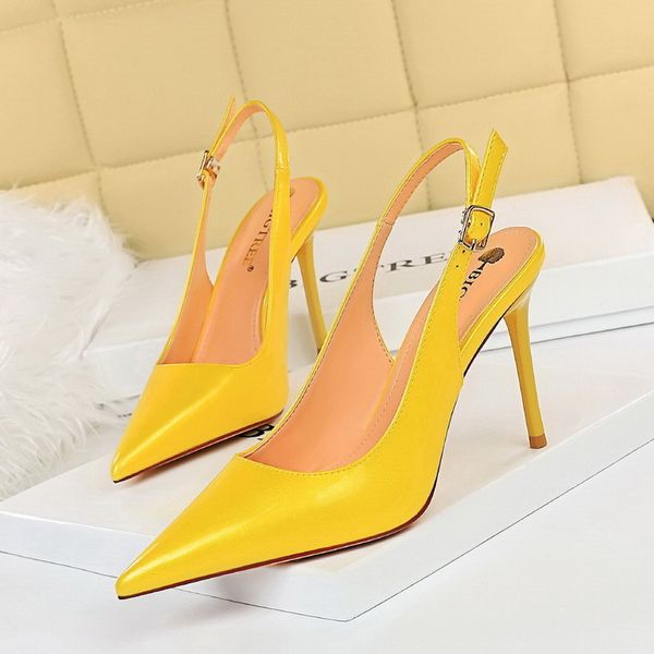 bigtree 2021 new patent leather woman pumps stiletto 9.5 cm office shoes fashion high heels hollow women sandals, Black
bigtree 2021 new patent leather woman pumps stiletto 9.5 cm office shoes fashion high heels hollow women sandals, Black