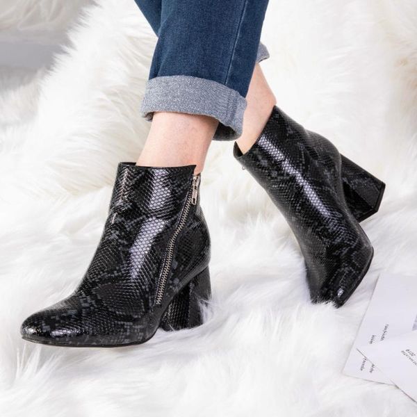 boots thick heel short 2021 autumn and winter european american snake print high women's, Black
boots thick heel short 2021 autumn and winter european american snake print high women's, Black
