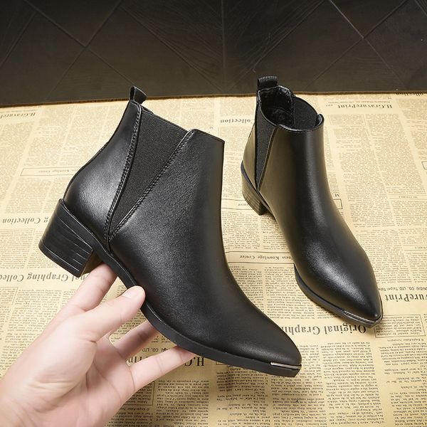 style thick short pointed middle heel martin boots black elastic belt fashion trendy sho women's model 980
style thick short pointed middle heel martin boots black elastic belt fashion trendy sho women's model 980