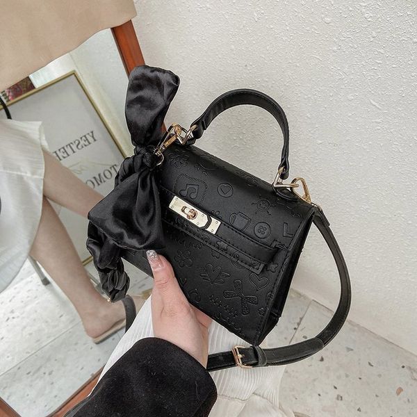 small fashion temperament 2021 summer new women's leather bag magnetic buckle single shoulder messenger
small fashion temperament 2021 summer new women's leather bag magnetic buckle single shoulder messenger