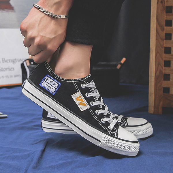 new classic mens casual shoes couple canvas shoes mens trainers non-slip tenis masculino men flat sneakers leisure low-shoes
new classic mens casual shoes couple canvas shoes mens trainers non-slip tenis masculino men flat sneakers leisure low-shoes