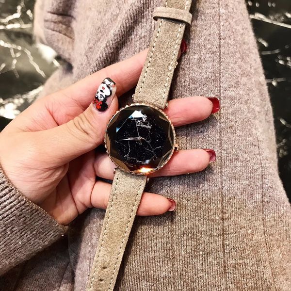 2021 new dimini fashion diamond inlaid wristwatch star sky steel belt quartz watch waterproof women's watch, Slivery;brown
2021 new dimini fashion diamond inlaid wristwatch star sky steel belt quartz watch waterproof women's watch, Slivery;brown