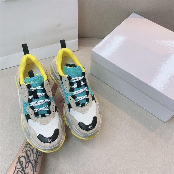 2021 men's terry luxury sneakers women fisherman shoes men casual fashion quality, Black;red
2021 men's terry luxury sneakers women fisherman shoes men casual fashion quality, Black;red