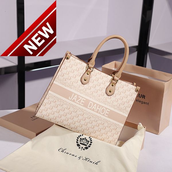 hong kong portable shopping leather 2022 new fashion high-capacity tote women's summer commuter shoulder bag
hong kong portable shopping leather 2022 new fashion high-capacity tote women's summer commuter shoulder bag