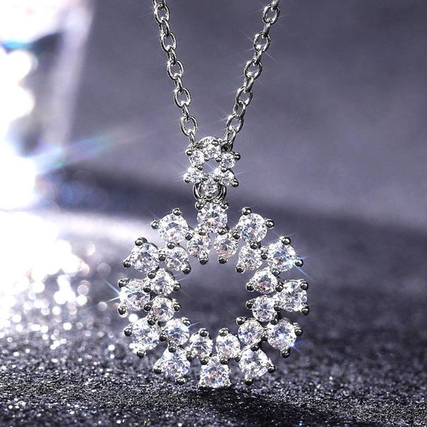 pendant necklaces fashion simple garland ladies necklace micro-inlaid zircon present at the dance party gift jewelry, Silver
pendant necklaces fashion simple garland ladies necklace micro-inlaid zircon present at the dance party gift jewelry, Silver