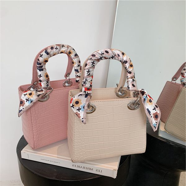 foreign style silk scarf portable princess bag 2021 new crocodile pattern small fashion simple single shoulder messenger women's
foreign style silk scarf portable princess bag 2021 new crocodile pattern small fashion simple single shoulder messenger women's