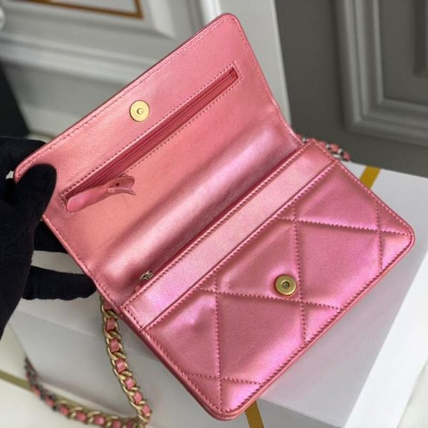 duffel bags fashion single shoulder metal chain real leather bag 2021 female handbag brand designer
duffel bags fashion single shoulder metal chain real leather bag 2021 female handbag brand designer