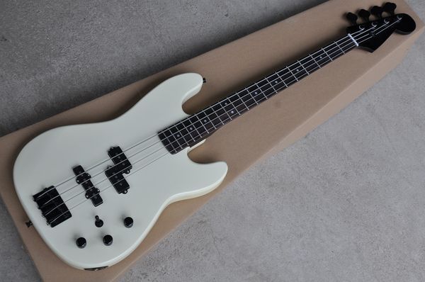 4-strings white body electric bass guitar with rosewood fretboard,black hardware,provide customized services
4-strings white body electric bass guitar with rosewood fretboard,black hardware,provide customized services