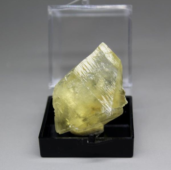 decorative objects & figurines 100% natural calcite mineral specimen stones and crystals healing quartz gemstones box size 3.4 cm
decorative objects & figurines 100% natural calcite mineral specimen stones and crystals healing quartz gemstones box size 3.4 cm