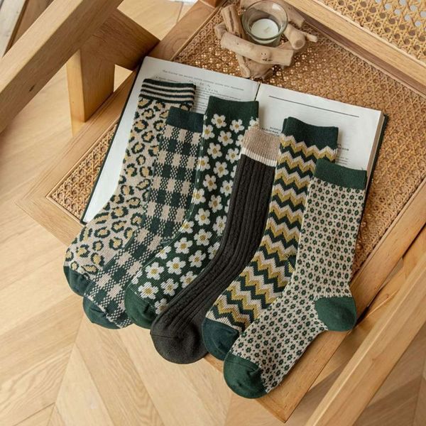 autumn and winter socks double needle way green series wave leopard pattern pile children's middle tube, Black;white
autumn and winter socks double needle way green series wave leopard pattern pile children's middle tube, Black;white