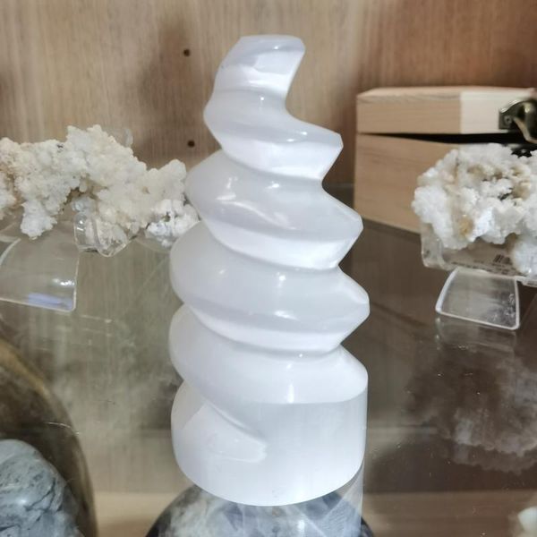 decorative objects & figurines 1pcs 10cm selenite white gypsum spiral towers crystal point(contains seven colored light base)
decorative objects & figurines 1pcs 10cm selenite white gypsum spiral towers crystal point(contains seven colored light base)