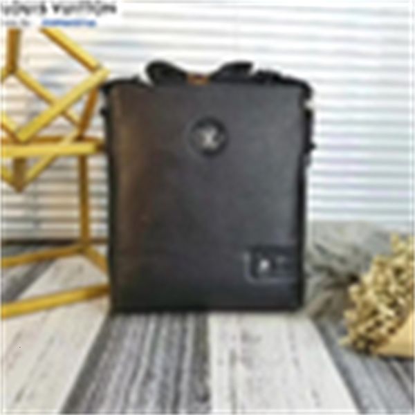 handles brand designer luxury m1181 shoulder bag crossbody bag men handbags shoulder messenger bags totes iconic cross body bags clutche
handles brand designer luxury m1181 shoulder bag crossbody bag men handbags shoulder messenger bags totes iconic cross body bags clutche