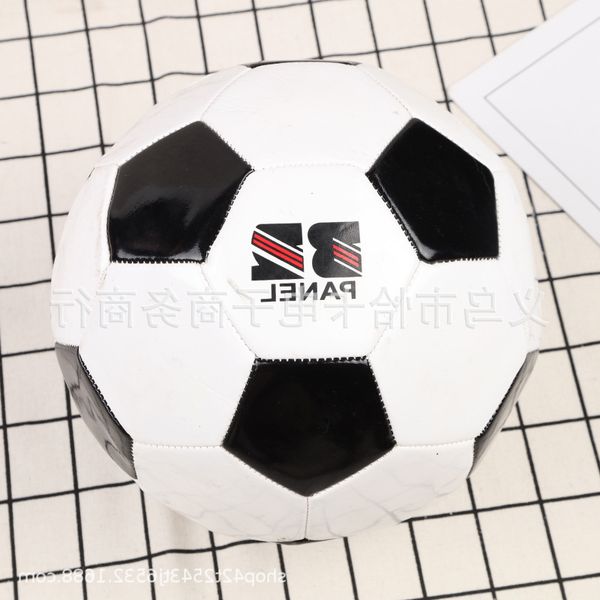 children's football no. 5 black and white with classic pvc machine sewn training for primary secondary school students
children's football no. 5 black and white with classic pvc machine sewn training for primary secondary school students