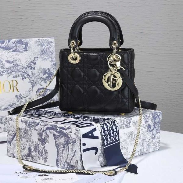 2021 new fashion trend bag cowhide portable lingge broadband single shoulder messenger bag zly zly
2021 new fashion trend bag cowhide portable lingge broadband single shoulder messenger bag zly zly