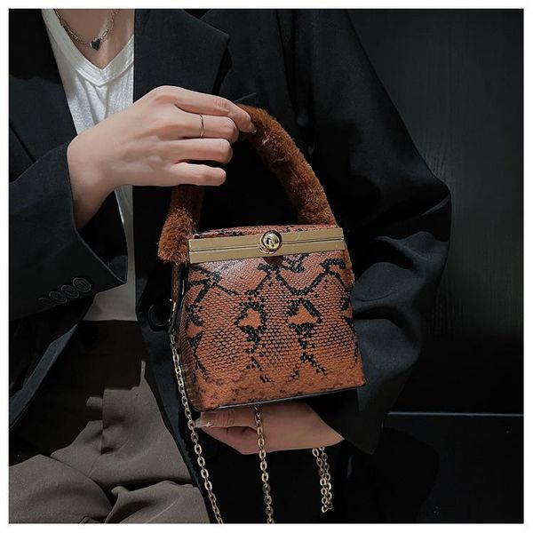 evening bags mini box tote bag 2021 fashion pu leather women's designer handbag contrast color chain shoulder messenger
evening bags mini box tote bag 2021 fashion pu leather women's designer handbag contrast color chain shoulder messenger