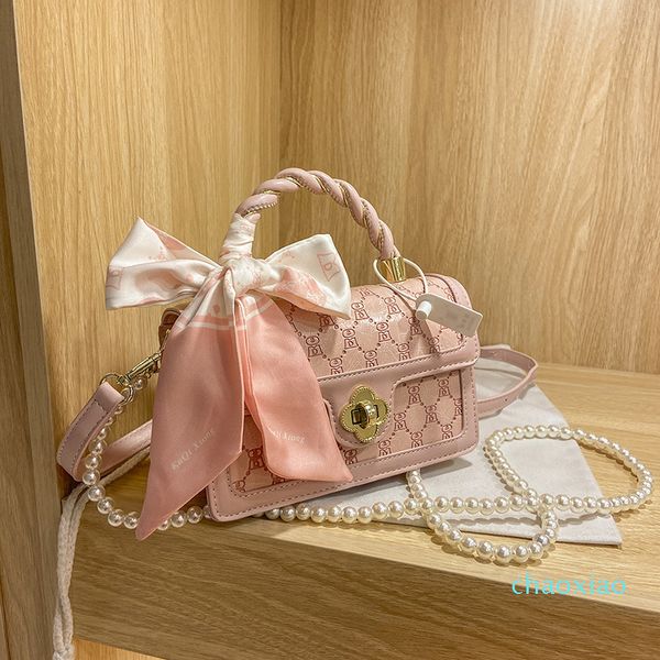 luxury design handbag this year's popular light luxury fashion hand-held small square messenger bag crowd embossed advanced sense of fo
luxury design handbag this year's popular light luxury fashion hand-held small square messenger bag crowd embossed advanced sense of fo