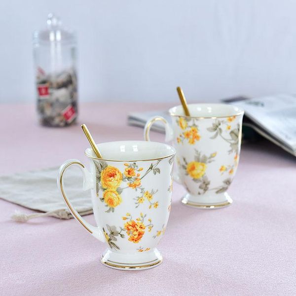 mugs wholesale creative ceramic mug, bone china cup, household water customized gold rimmed gift cup
mugs wholesale creative ceramic mug, bone china cup, household water customized gold rimmed gift cup