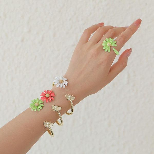 link, chain women's fashion bracelet ring korean style simple personality wild small daisy creative girl jewelry wholesale, Black
link, chain women's fashion bracelet ring korean style simple personality wild small daisy creative girl jewelry wholesale, Black