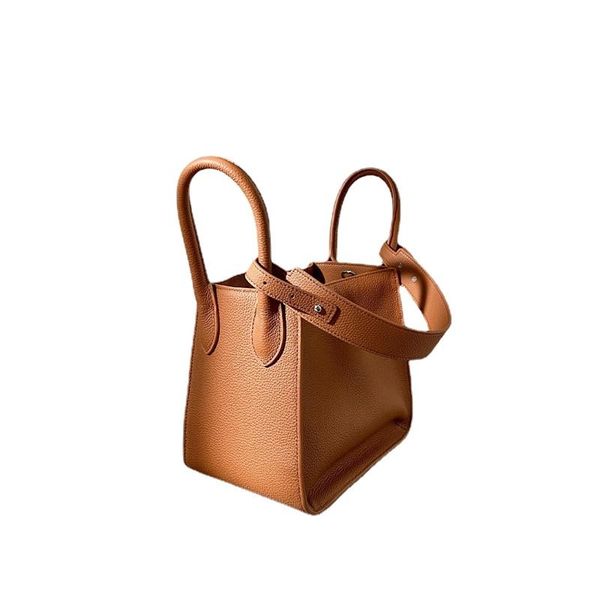 evening bags 2021 autumn niche design sense portable vegetable basket bag leather female messenger wings hand
evening bags 2021 autumn niche design sense portable vegetable basket bag leather female messenger wings hand