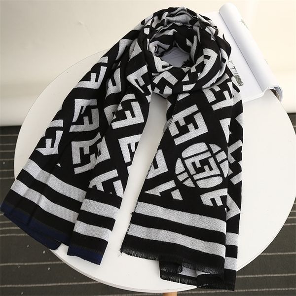 2021 korean dongdamen letter large shawl imitation cashmere thickened scarf women's winter warm tassel, Blue;black
2021 korean dongdamen letter large shawl imitation cashmere thickened scarf women's winter warm tassel, Blue;black