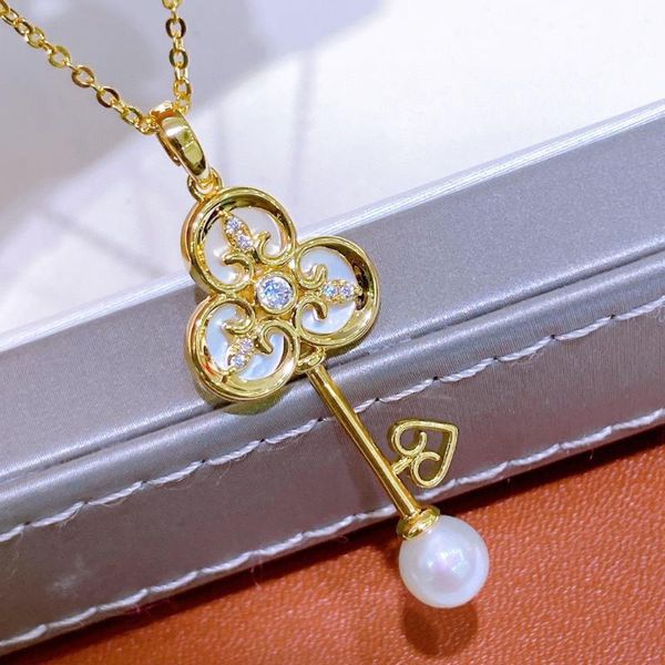 chains natural seawater shell key design with freshwater pearls pendant charm chain jewelry women gifts, Silver
chains natural seawater shell key design with freshwater pearls pendant charm chain jewelry women gifts, Silver