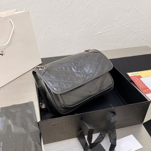 flap stripes crossbody handbag women chain bag flip postman bag cowhide leather shoulder bag large capacity purse wrinkle pattern, Black;red
flap stripes crossbody handbag women chain bag flip postman bag cowhide leather shoulder bag large capacity purse wrinkle pattern, Black;red