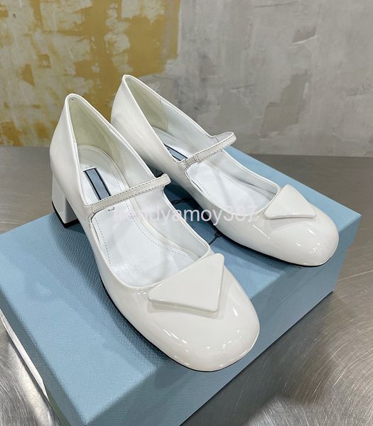 dress shoes p family triangular standard mary jane shoes women's early spring french small leather thick heels short fashion sweet, Black
dress shoes p family triangular standard mary jane shoes women's early spring french small leather thick heels short fashion sweet, Black