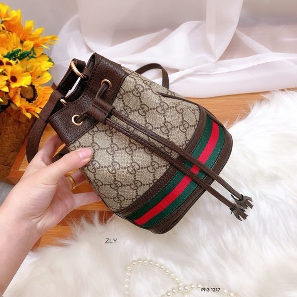 2021 new coolgio counter genuine bucket bag women's one shoulder messenger zly bags handbag women luxurys bags 
2021 new coolgio counter genuine bucket bag women's one shoulder messenger zly bags handbag women luxurys bags