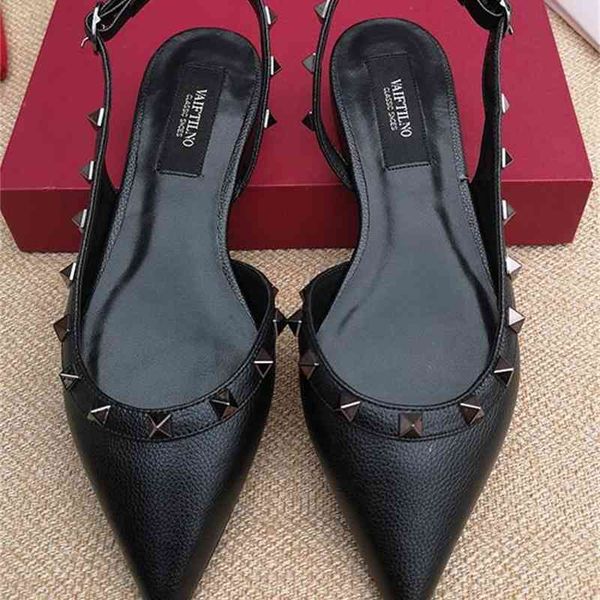 sandals style brand flat sandals with rivets cow patent leather rivet women shoes pointed toe big size 34-43 v, Black
sandals style brand flat sandals with rivets cow patent leather rivet women shoes pointed toe big size 34-43 v, Black