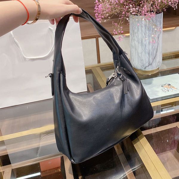 armpit bag black ladies white graceful fashion new arrival women handbags purse hand bags, Red;black
armpit bag black ladies white graceful fashion new arrival women handbags purse hand bags, Red;black