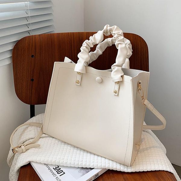 shoulder bags niche design large-capacity women's bag 2021 fashion messenger high-end handbag 2in1 tote width: 30cm
shoulder bags niche design large-capacity women's bag 2021 fashion messenger high-end handbag 2in1 tote width: 30cm