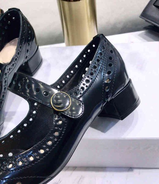 dress shoes sandals latest fashion show casual shoes metal letter hardware buckle women's single shoe thick heel mary jane punchin, Black
dress shoes sandals latest fashion show casual shoes metal letter hardware buckle women's single shoe thick heel mary jane punchin, Black