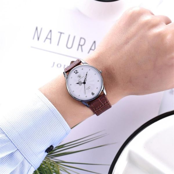 wristwatches casual women quartz watches gift relogio feminino women's alloy full diamond luxury watch brand clock, Slivery;brown
wristwatches casual women quartz watches gift relogio feminino women's alloy full diamond luxury watch brand clock, Slivery;brown