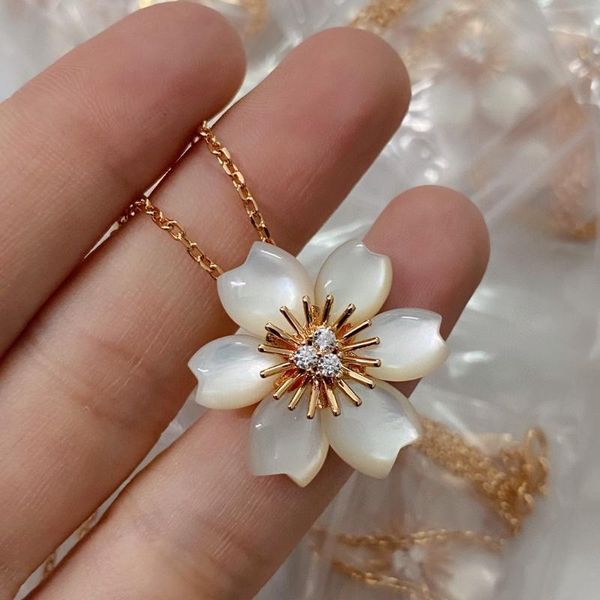 chains design six leaf flower shaped white shell pendant necklace fashion sunflower collares para mujer, Silver
chains design six leaf flower shaped white shell pendant necklace fashion sunflower collares para mujer, Silver