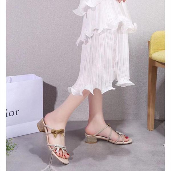 slippers sandals women 2021 rhinestone thick heel european and american style leather word with travel vacation open-toed san, Black
slippers sandals women 2021 rhinestone thick heel european and american style leather word with travel vacation open-toed san, Black