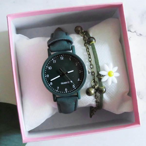 wristwatches 2pcs /set fashion daisy bracelet women wristwatch casual ladies dress sports bangle quartz clock wrist watches relogio, Slivery;brown
wristwatches 2pcs /set fashion daisy bracelet women wristwatch casual ladies dress sports bangle quartz clock wrist watches relogio, Slivery;brown