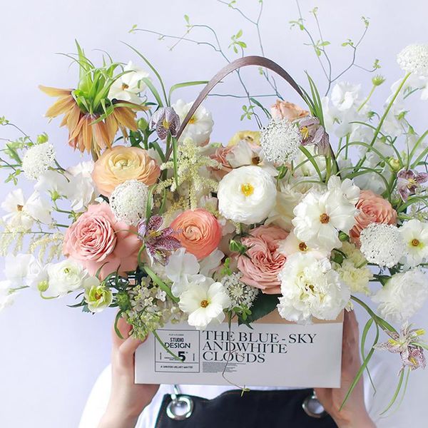 gift wrap 1pc assorted color flower packaging box with handle double-sided letter printed florist handy bags wedding party favor
gift wrap 1pc assorted color flower packaging box with handle double-sided letter printed florist handy bags wedding party favor