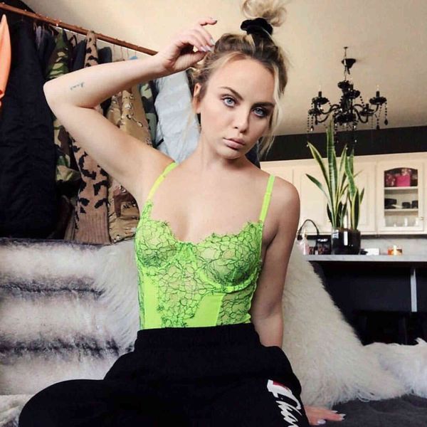 lingerie 2021 modena spring and summer women' wear embroidery hook flower lace fun bodysuit 7351, Red;black
lingerie 2021 modena spring and summer women' wear embroidery hook flower lace fun bodysuit 7351, Red;black