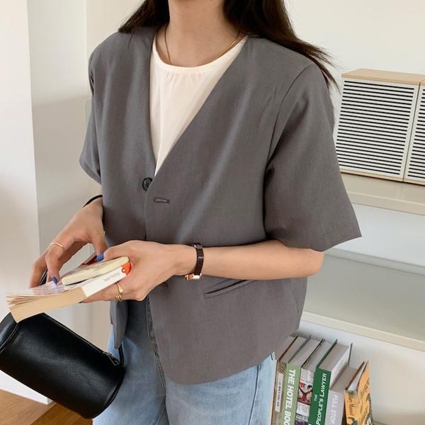 hzirip korean single-breasted fashion v-neck short-sleeved solid color ladies blazer 2021 summer all-match casual women's suits & blaze, White;black
hzirip korean single-breasted fashion v-neck short-sleeved solid color ladies blazer 2021 summer all-match casual women's suits & blaze, White;black